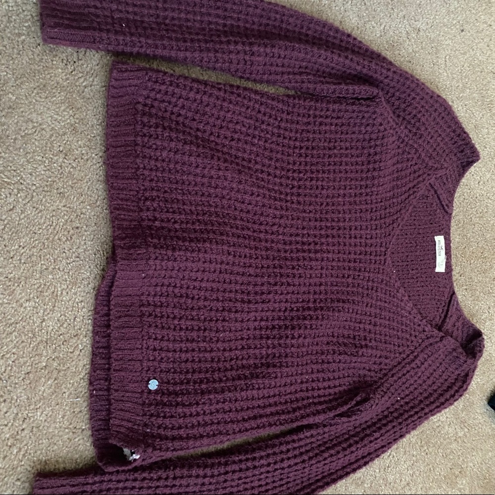 burgundy hollister sweater